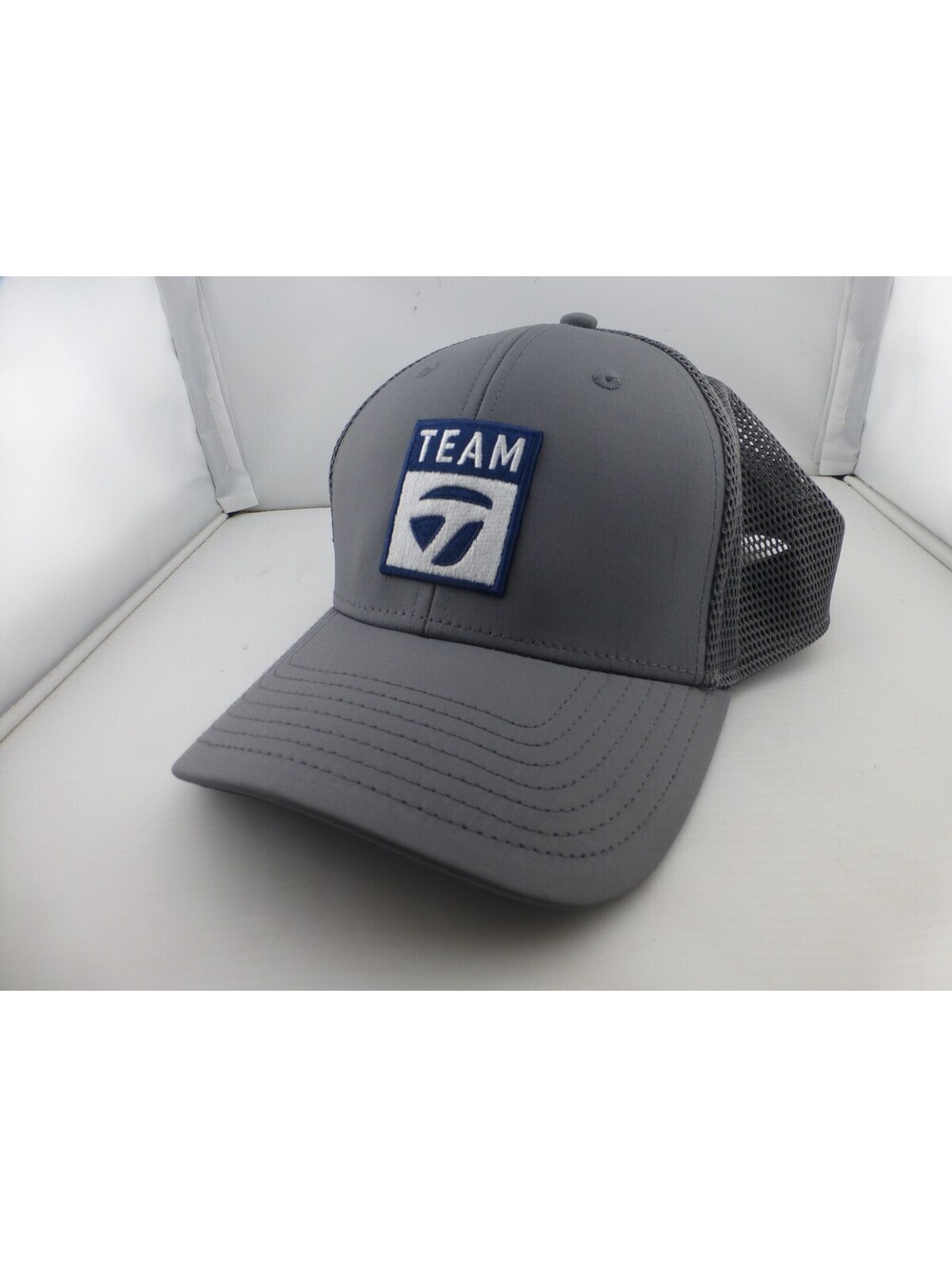 TaylorMade Team Flex Fit Hat Cap Gray Mesh Back S/M 56cm Golf Performance F5
